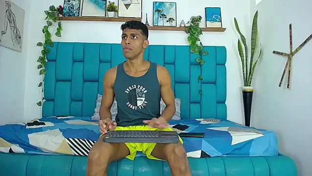 Hot Boys Latinos X online show from November 2025 10:32:01 PM