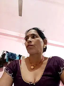 Snapshot of Indiangueen chatting on October 2025 05:28:01 PM Indiangueen online show from October 2025 05:28:01 PM