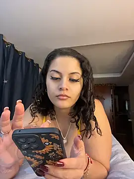 Snapshot of amellita-33 chatting on July 2026 06:20:01 AM amellita-33 online show from July 2026 06:20:01 AM