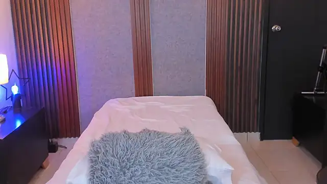 alana hard  online show from November 2025 04:02:02 AM