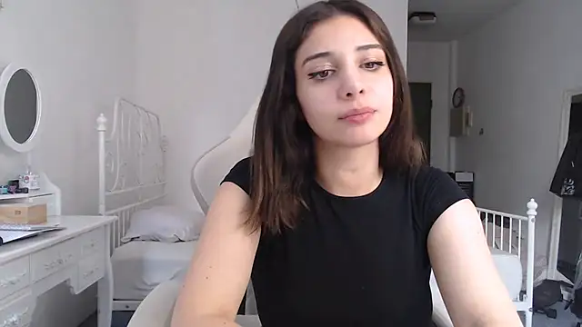 Snapshot of bellefleurrr chatting on June 2026 05:52:01 PM bellefleurrr online show from June 2026 05:52:01 PM