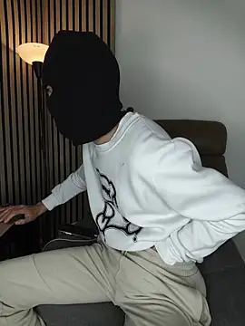 findomhot online show from December 2025 08:46:01 PM