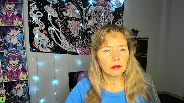 Carla Vogue online show from December 2025 03:00:01 AM