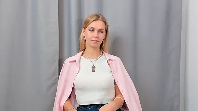 Snapshot of FranceDeare chatting on October 2025 09:24:01 AM FranceDeare online show from October 2025 09:24:01 AM