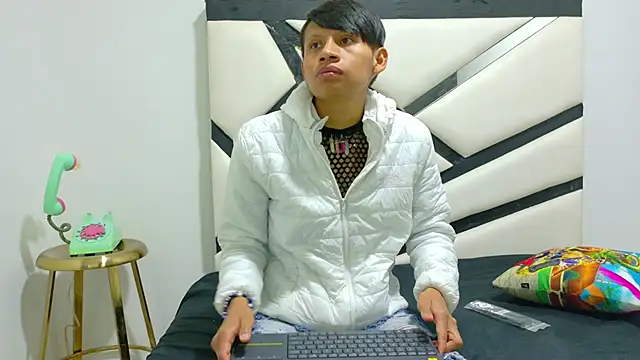 Snapshot of ALEXANDRO_BOVER chatting on December 2025 08:16:02 PM ALEXANDRO BOVER online show from December 2025 08:16:02 PM