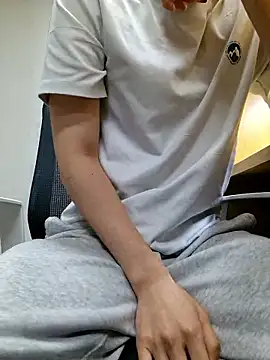 yuta 00 online show from May 2026 04:36:02 PM