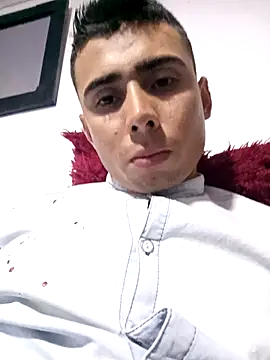 Snapshot of robinhd1234 chatting on December 2025 05:18:02 PM robinhd1234 online show from December 2025 05:18:02 PM