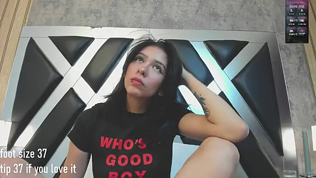 CloePerson online show from April 2026 11:37:02 PM