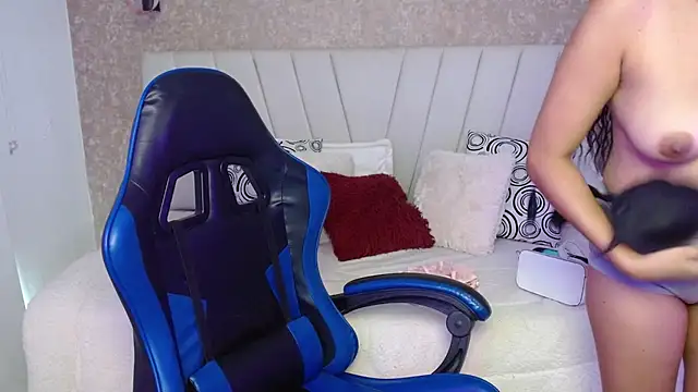 AliceSmity  online show from January 2026 12:09:02 PM