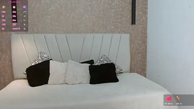 AliceSmity  online show from April 2026 11:37:01 AM