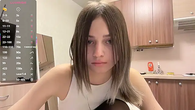 AidaGloshen online show from December 2025 01:31:02 PM