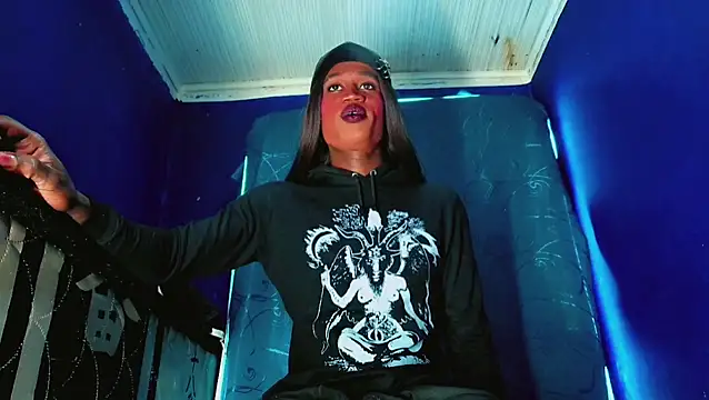 Kloe cardashan online show from November 2025 04:56:01 AM