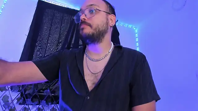 MarkWolfe1 online show from November 2025 07:03:01 PM