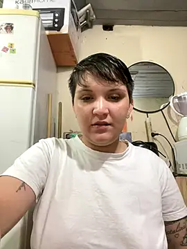 Snapshot of leti302 chatting on October 2025 08:21:02 PM leti302 online show from October 2025 08:21:02 PM