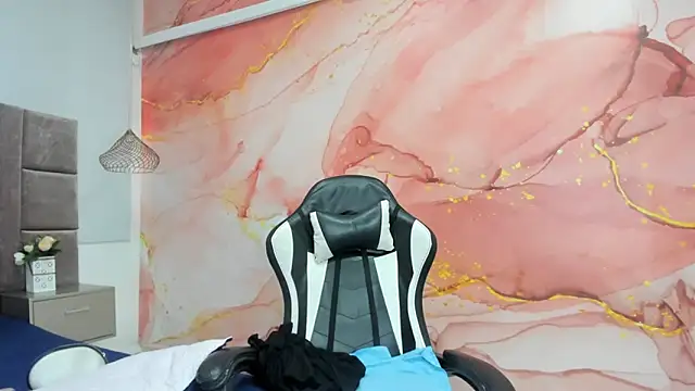 laliItaclark online show from March 2026 11:54:01 AM