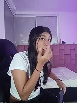 YeseniaRodriguez3 online show from May 2026 12:35:02 PM