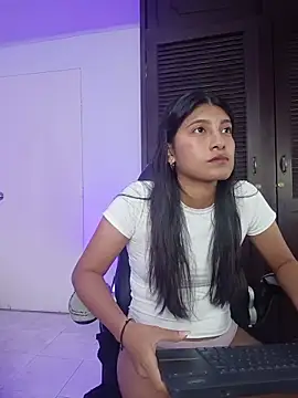 YeseniaRodriguez3 online show from May 2026 12:36:02 PM