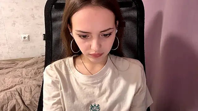 AliceStacy online show from December 2025 08:19:02 AM