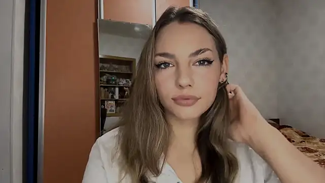 Snapshot of IlanaLafferty chatting on November 2025 05:17:01 PM IlanaLafferty online show from November 2025 05:17:01 PM