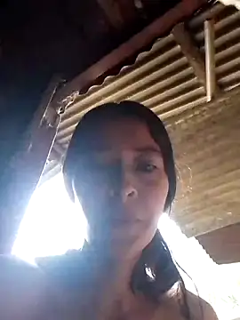 Snapshot of Tinaa18Love chatting on November 2025 03:33:01 PM Tinaa18Love online show from November 2025 03:33:01 PM