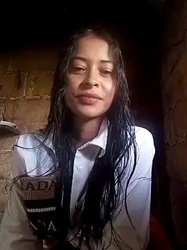 Snapshot of Tinaa18Love chatting on November 2025 07:24:02 PM Tinaa18Love online show from November 2025 07:24:02 PM