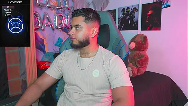 Tiler wolker online show from April 2026 12:05:02 AM