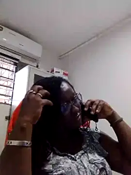 Snapshot of SweetestDIP chatting on October 2025 09:11:01 AM SweetestDIP online show from October 2025 09:11:01 AM