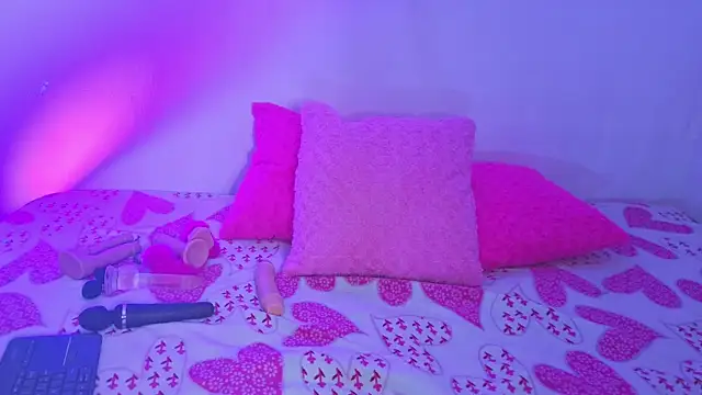 GiannaRoberts online show from February 2026 12:27:01 PM