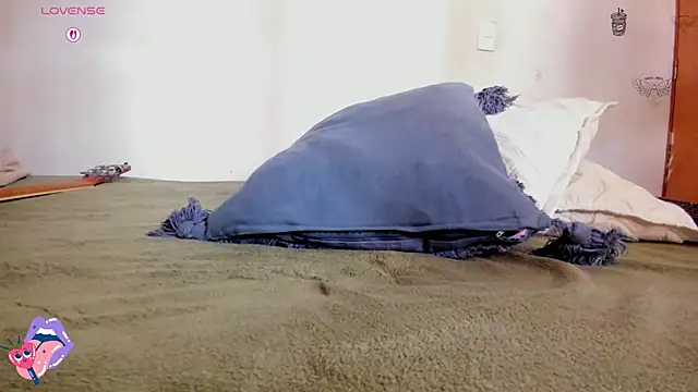 ghostwomaan online show from May 2026 01:29:02 PM