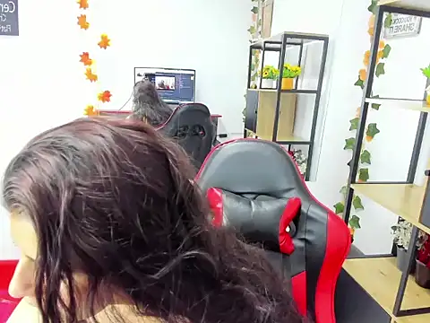 Allana Collins  online show from October 2025 01:36:03 PM