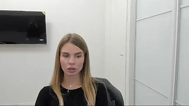 Snapshot of LinaBey chatting on October 2025 01:26:02 PM LinaBey online show from October 2025 01:26:02 PM