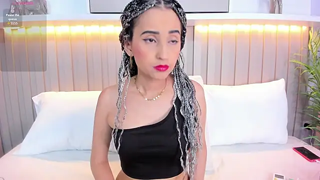 violett rabbit  online show from November 2025 08:21:01 PM