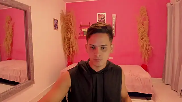 Snapshot of elmasmas01 chatting on December 2025 12:05:01 AM elmasmas01 online show from December 2025 12:05:01 AM