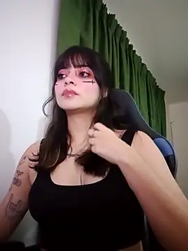 Snapshot of Annagoth_ chatting on November 2025 05:06:01 AM Annagoth online show from November 2025 05:06:01 AM