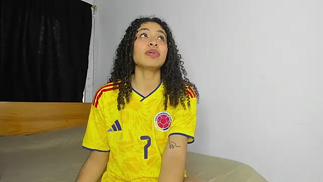 Snapshot of Keniia_rizz chatting on November 2025 10:37:01 PM Keniia rizz online show from November 2025 10:37:01 PM