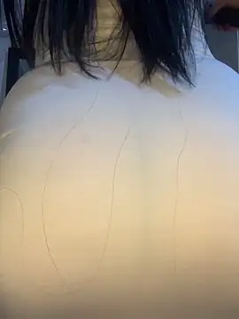 Snapshot of Im_Saraaaa chatting on November 2025 02:25:02 AM Im Saraaaa online show from November 2025 02:25:02 AM