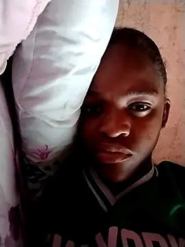 Snapshot of Blondecurv24 chatting on October 2025 02:31:01 PM Blondecurv24 online show from October 2025 02:31:01 PM