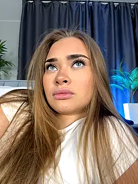 MilaRaven online show from December 2025 07:01:02 AM