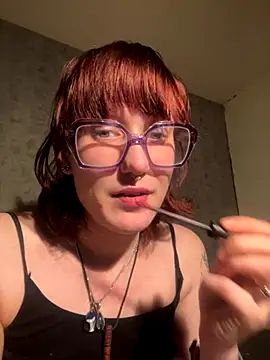 NiffyNoon online show from December 2025 08:18:02 PM