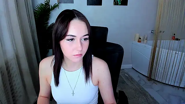 Snapshot of MakeYoueHappy chatting on November 2025 11:44:01 AM MakeYoueHappy online show from November 2025 11:44:01 AM