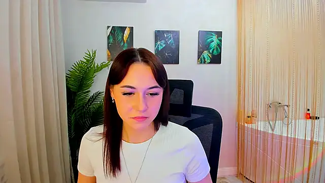 Snapshot of MakeYoueHappy chatting on November 2025 12:08:02 PM MakeYoueHappy online show from November 2025 12:08:02 PM