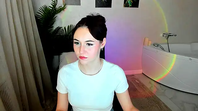 Snapshot of MakeYoueHappy chatting on December 2025 04:29:02 AM MakeYoueHappy online show from December 2025 04:29:02 AM