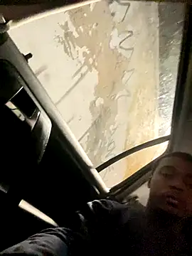 negrinho5 online show from November 2025 11:48:01 PM