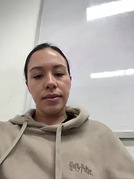 Oceane16  online show from November 2025 03:13:02 PM