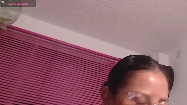 Emma Hotkiss online show from April 2026 02:16:02 AM