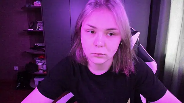 sophia lix online show from November 2025 04:40:02 AM