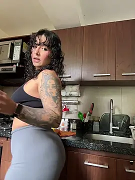 SugarTroubl33 online show from December 2025 01:16:02 PM