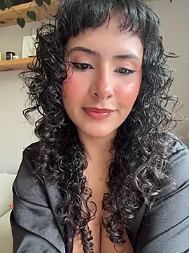 SugarTroubl33 online show from May 2026 02:12:01 PM