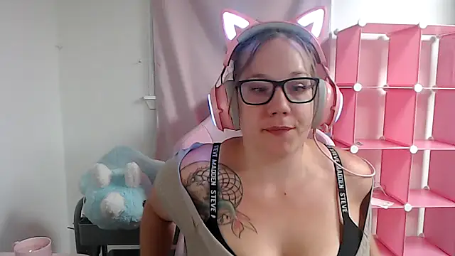 VixxyKitt3n online show from October 2025 05:22:01 AM