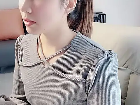 Snapshot of lvy-002 chatting on December 2025 02:02:02 PM lvy-002 online show from December 2025 02:02:02 PM